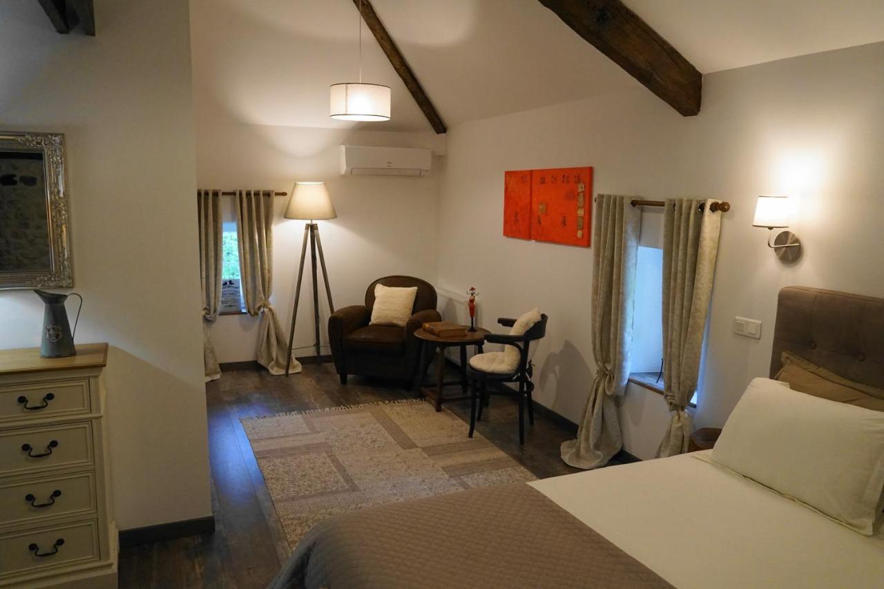 Bed and Breakfast Le Chemin Challignac Exterior foto