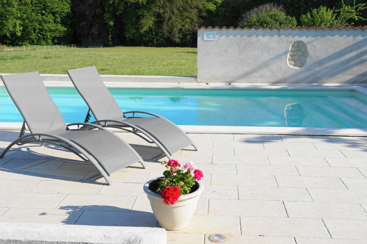 Bed and Breakfast Le Chemin Challignac Exterior foto