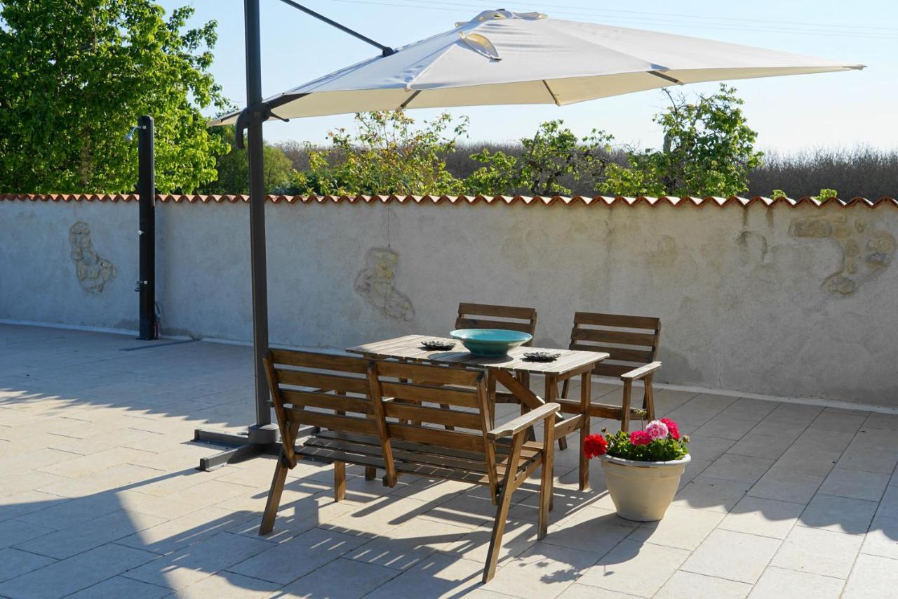 Bed and Breakfast Le Chemin Challignac Exterior foto