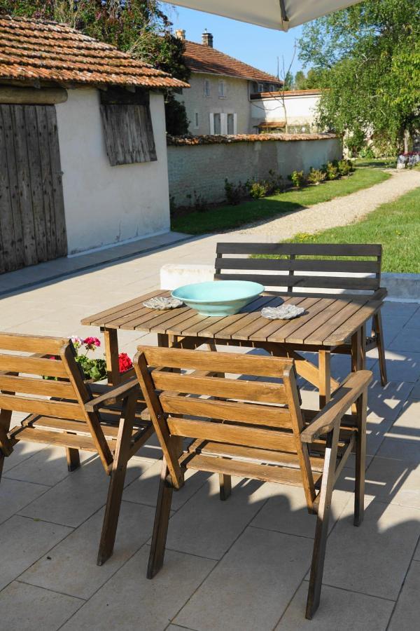 Bed and Breakfast Le Chemin Challignac Exterior foto