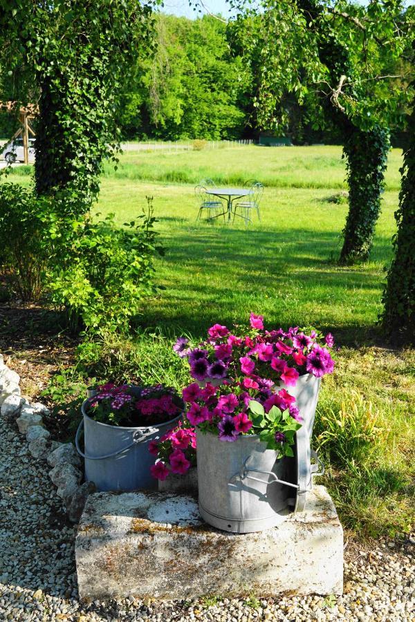Bed and Breakfast Le Chemin Challignac Exterior foto