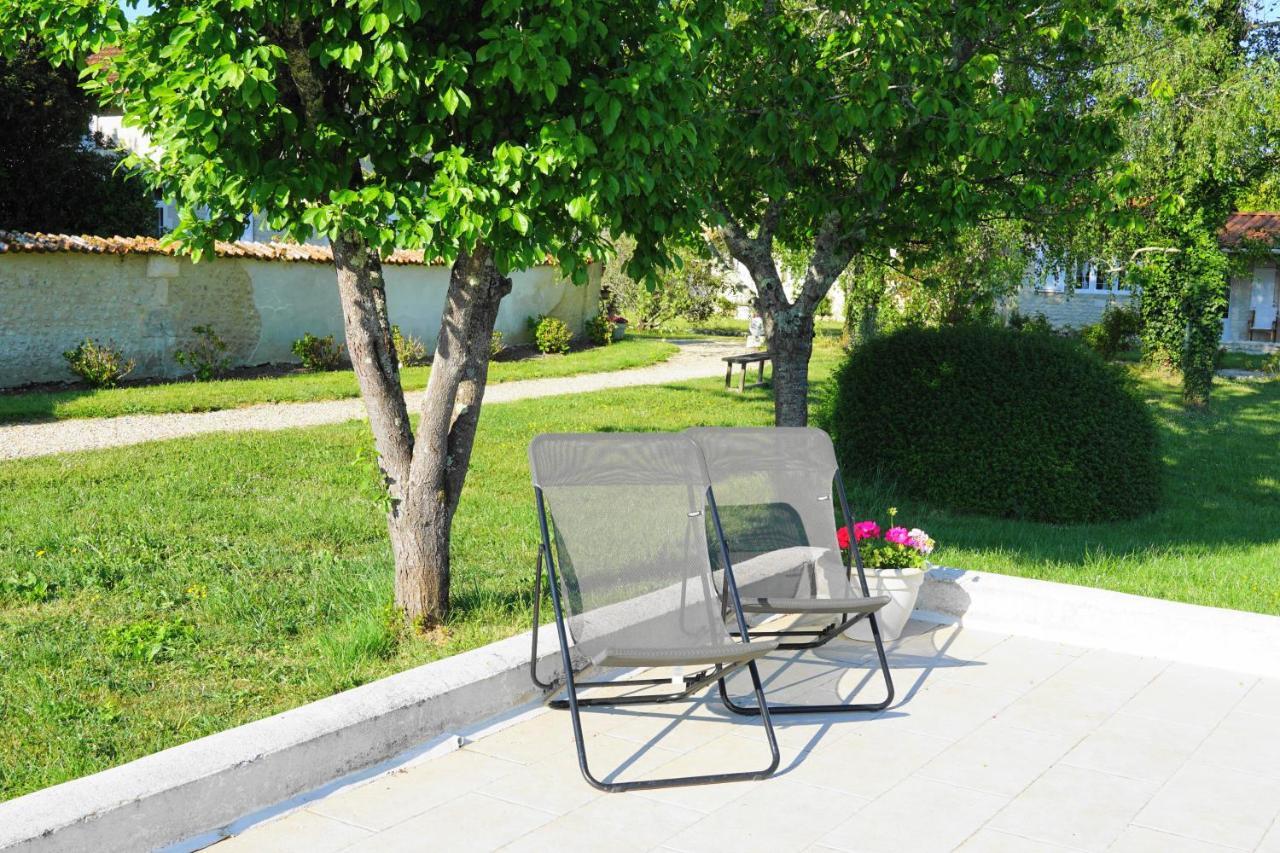Bed and Breakfast Le Chemin Challignac Exterior foto