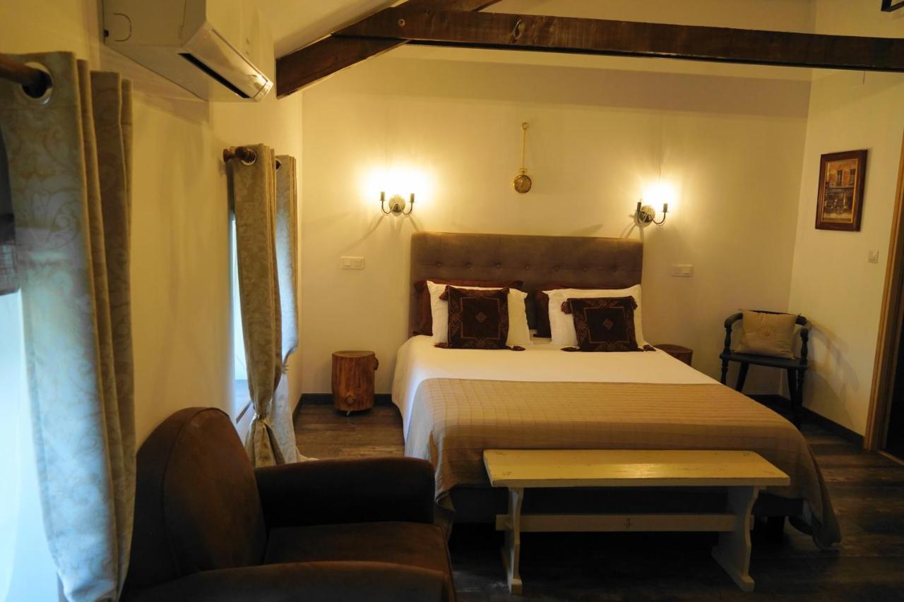Bed and Breakfast Le Chemin Challignac Exterior foto