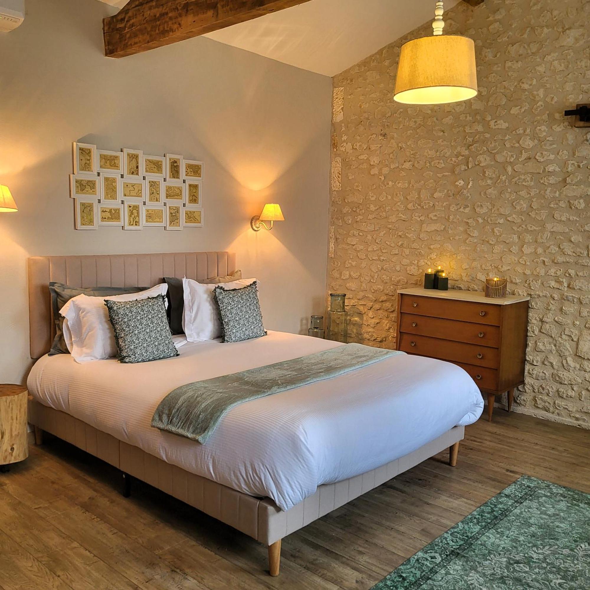 Bed and Breakfast Le Chemin Challignac Exterior foto