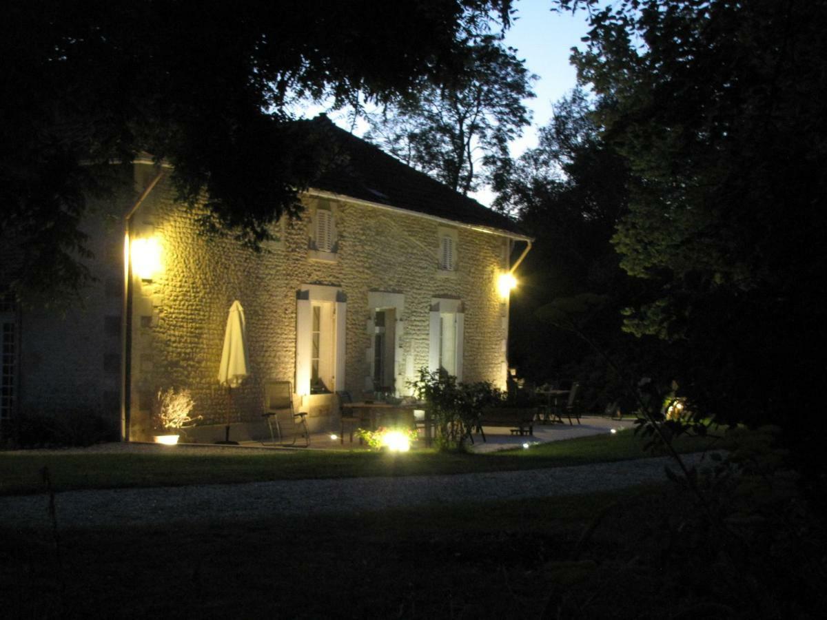 Bed and Breakfast Le Chemin Challignac Exterior foto
