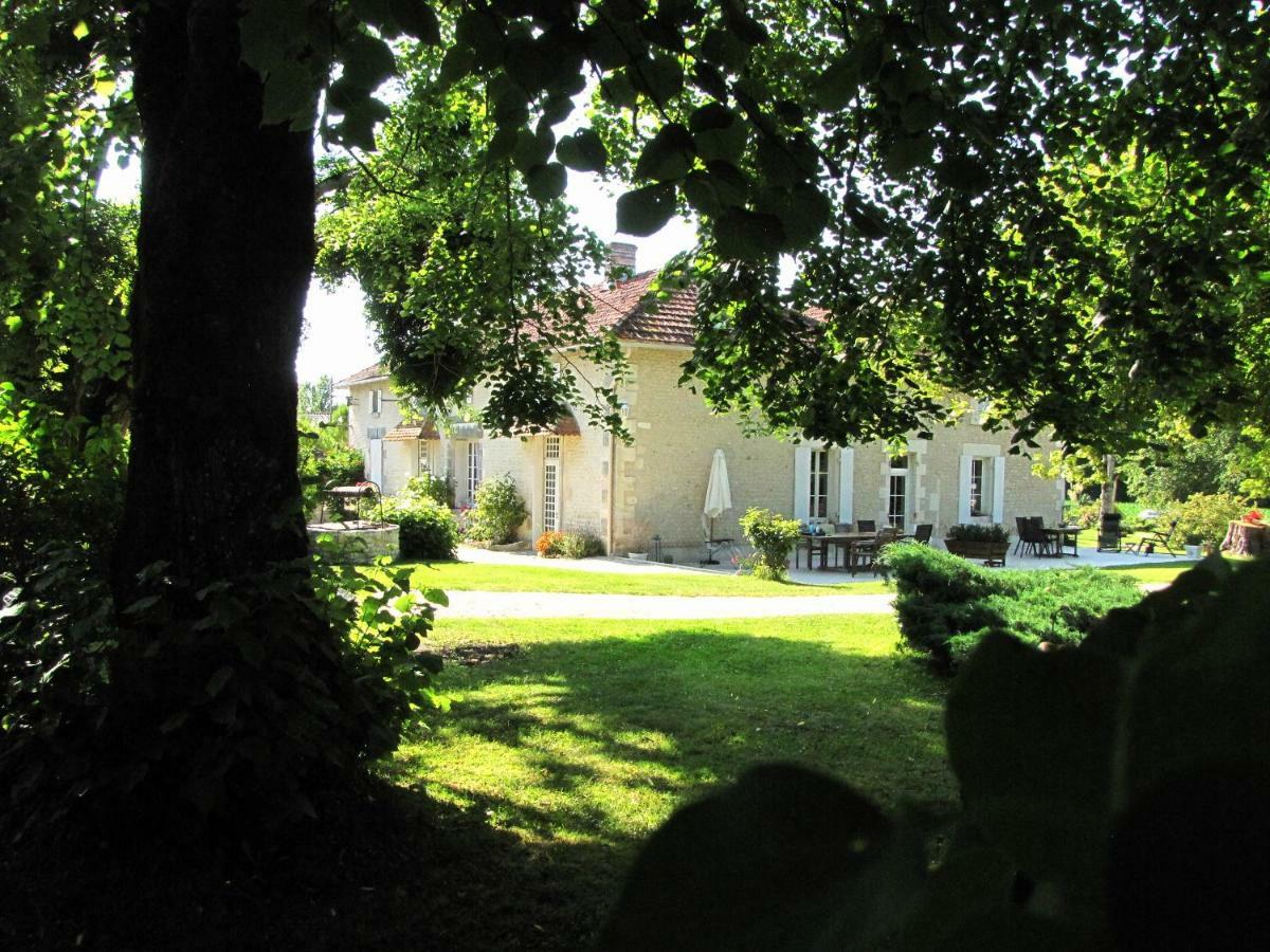 Bed and Breakfast Le Chemin Challignac Exterior foto